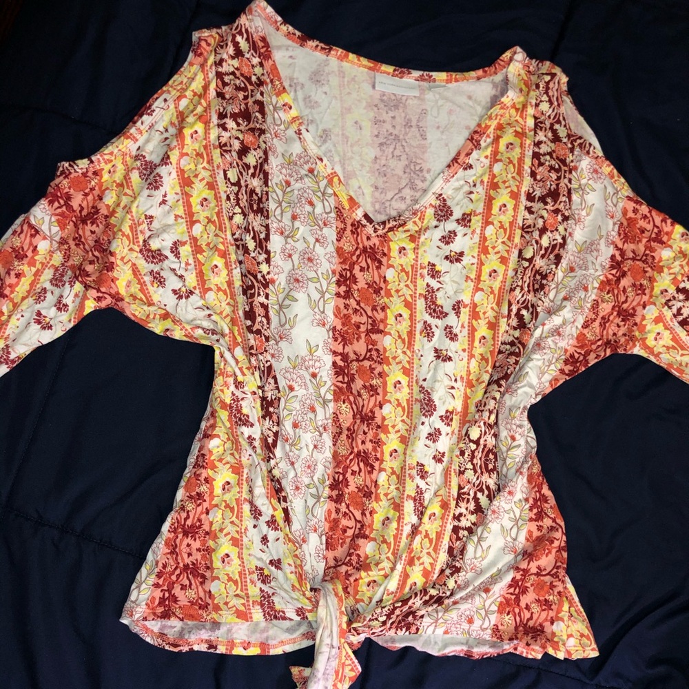 NY&CO cold shoulder twist front top